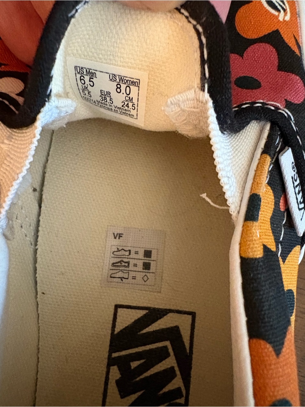 Vans Slip-On Sneakers with Retro Floral Print - Picture 10 of 10